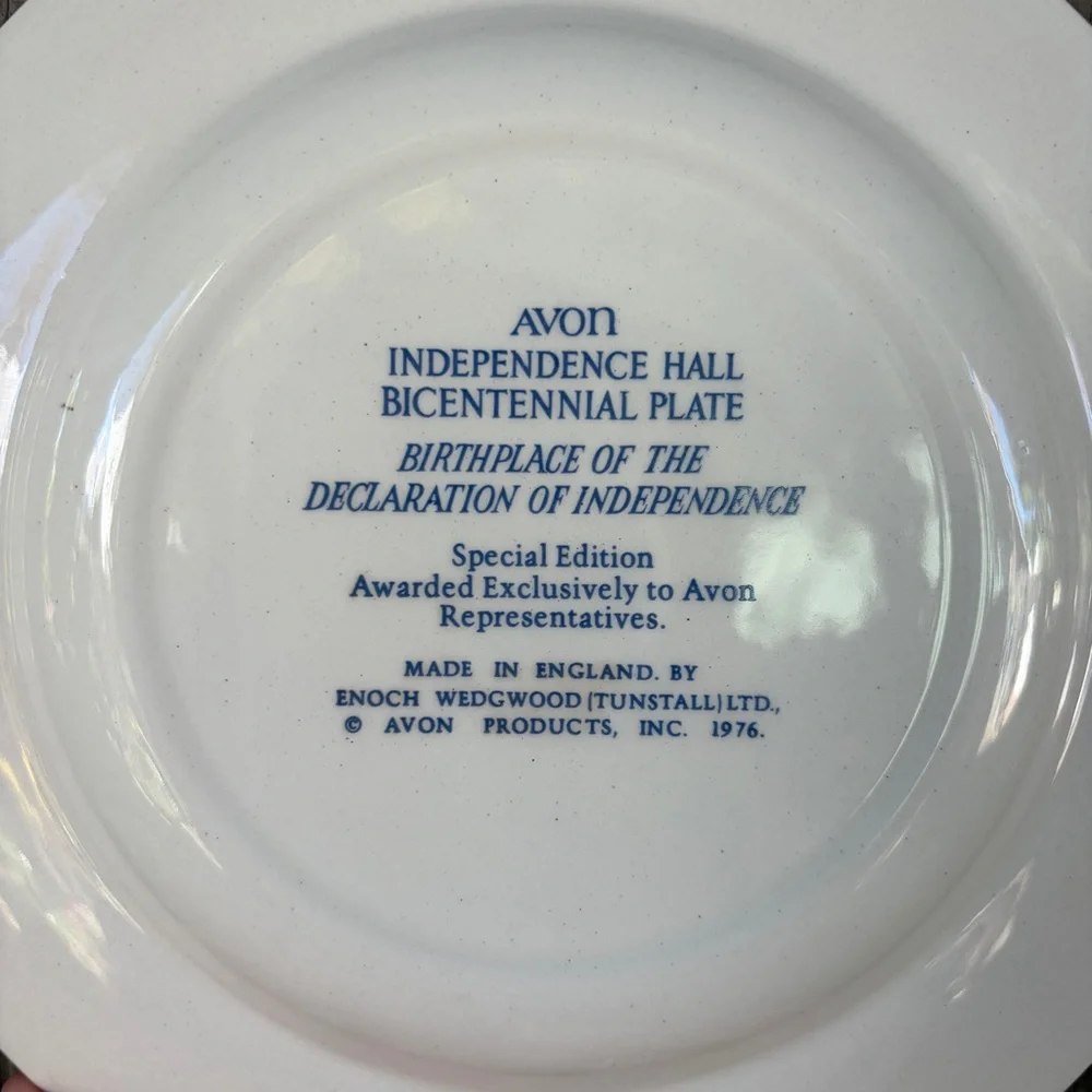 Avon Representative Exclusive Vintage Independence Hall Decorative Plate